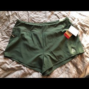 Reebok running short